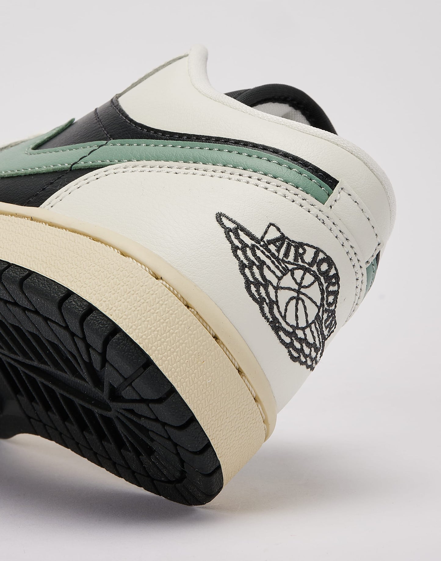 Air 1 Low